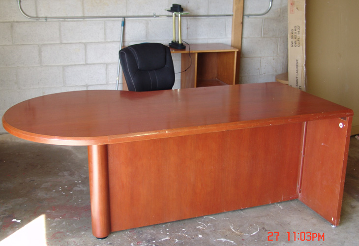 large-office desk001.jpg