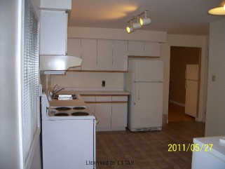 25 saunby kitchen 2.jpg