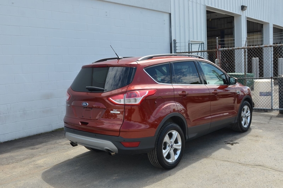 2015_Ford_Escape_493881073.JPG