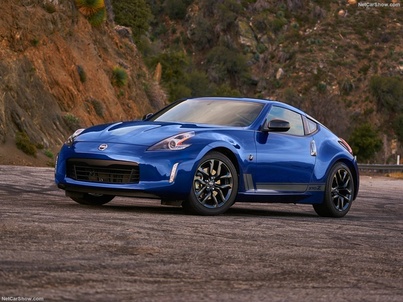 Nissan-370Z_Heritage_Edition-2019-1024-02.jpg