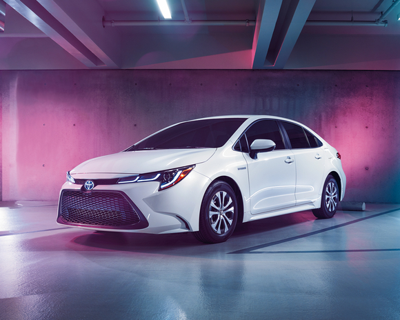 toyota-2020-corolla-hybrid-super-white-l.jpg