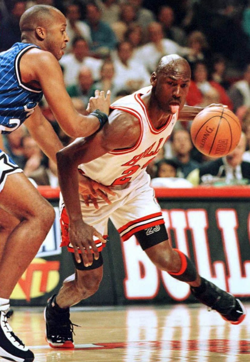 air-jordan-11-bred-vs-magic.jpg