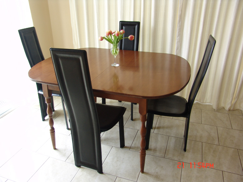 diningtable 4Black Chairs.jpg