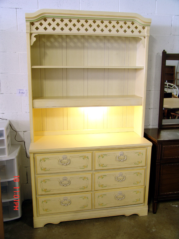 hutch-w-001.jpg